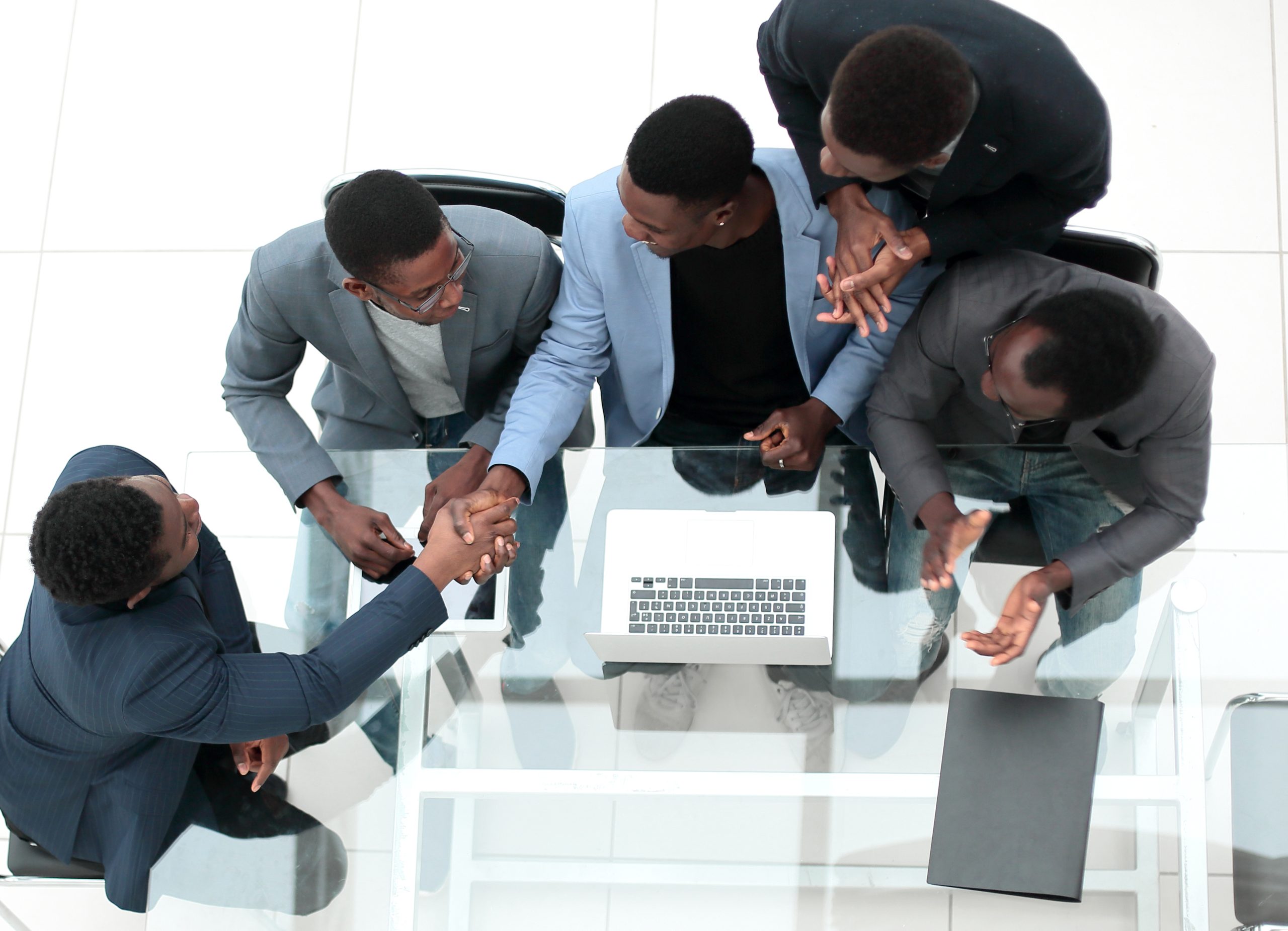 Work Discrepancy Research: At work, men and women experience gender discrepancy, unequal ...